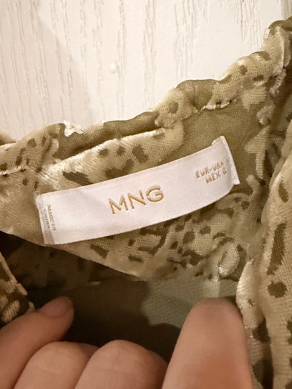 Mango DRAPED TOP WITH VELVET DETAIL - Picture 5 of 14